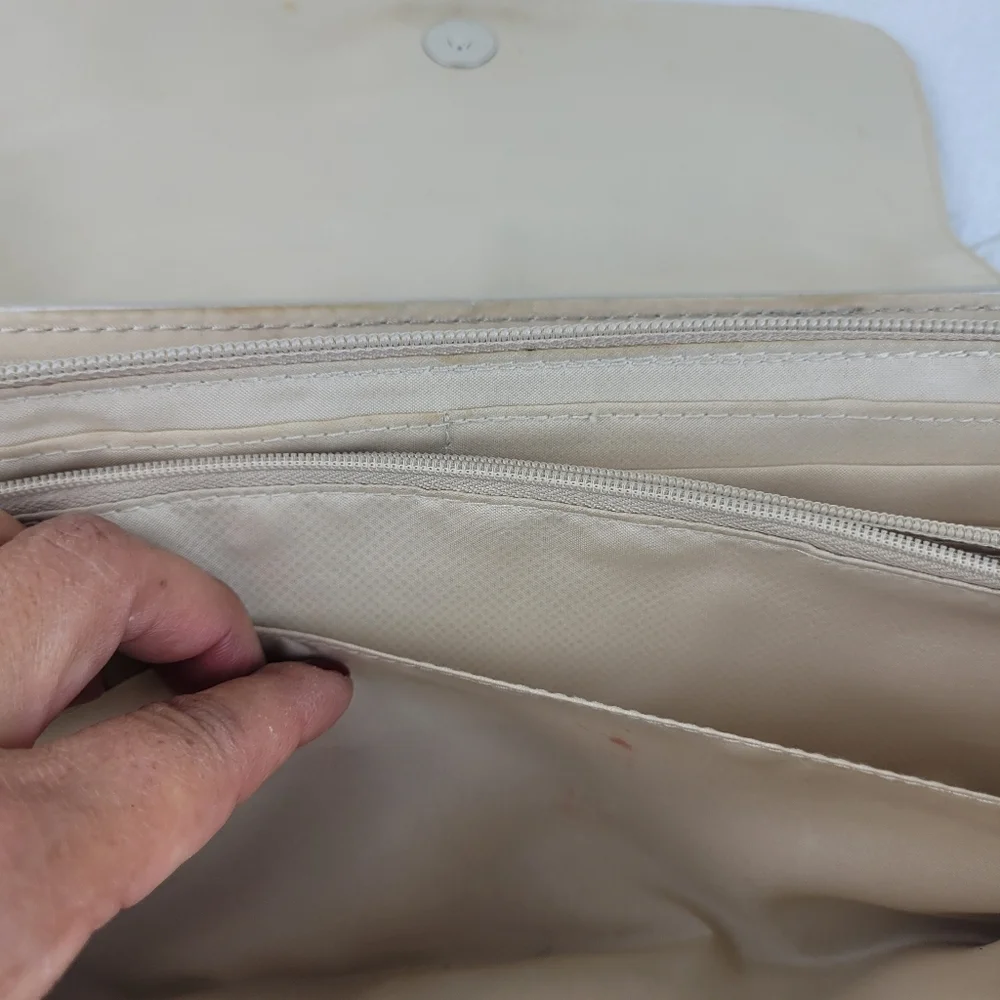 Giani Bernini pearl gray structured leather baguette shoulder office casual bag